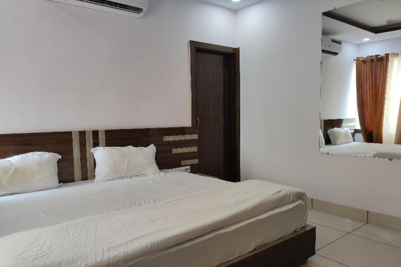 Oyo Hotel Laksh Kurukshetra Eksteriør billede
