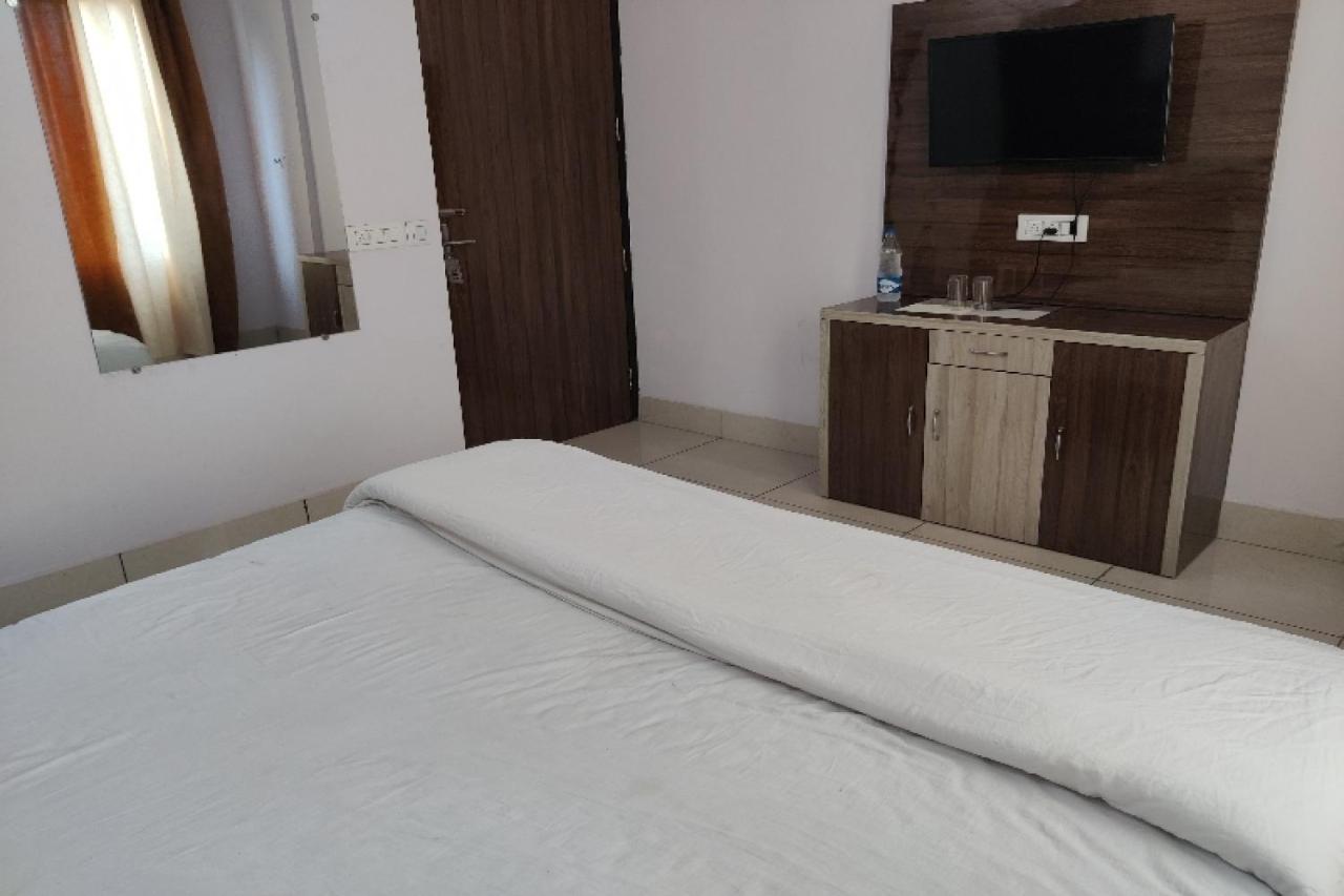 Oyo Hotel Laksh Kurukshetra Eksteriør billede