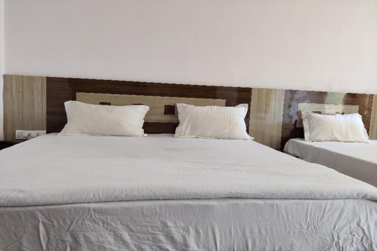 Oyo Hotel Laksh Kurukshetra Eksteriør billede