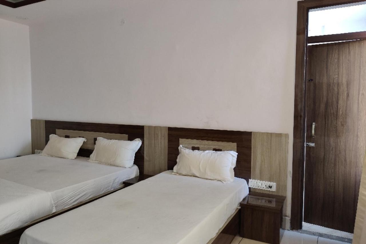 Oyo Hotel Laksh Kurukshetra Eksteriør billede